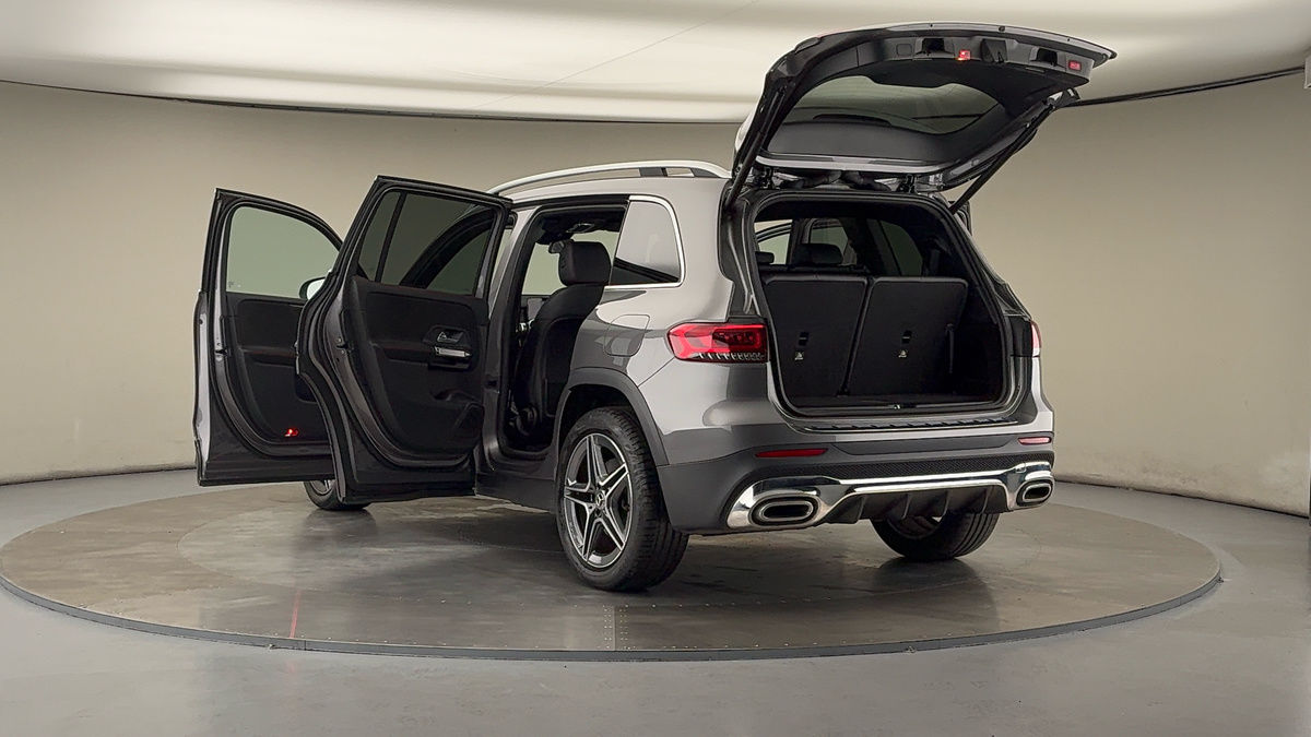 Mercedes-Benz GLB Image 23