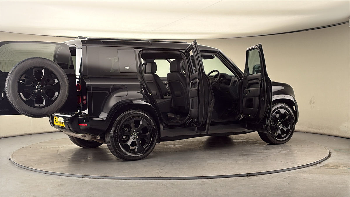 More views of Land Rover Defender 110