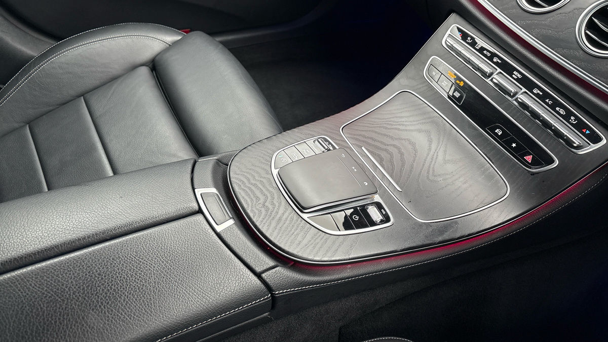 Mercedes-Benz E Class Image 18