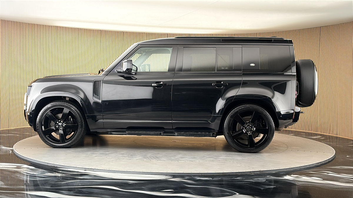 More views of Land Rover Defender 110