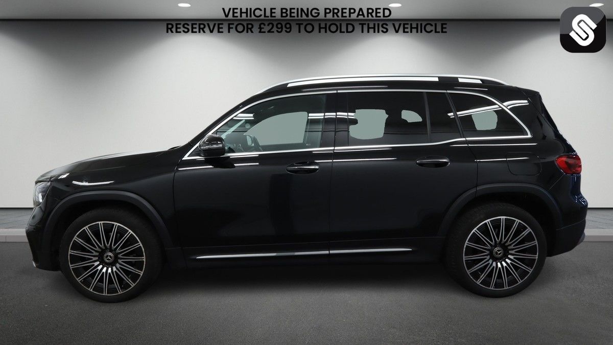 Mercedes-Benz GLB Image 6