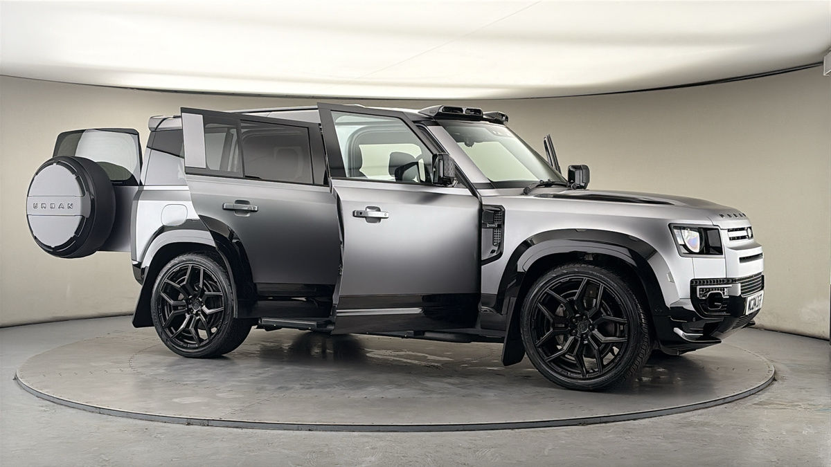 More views of Land Rover Defender 110