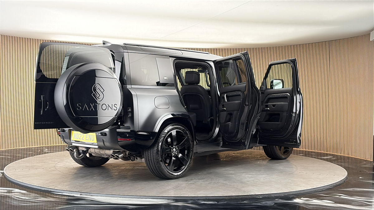 More views of Land Rover Defender 110