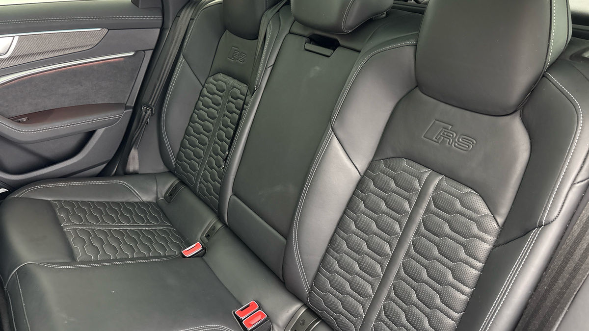 Audi RS6 Avant Image 8