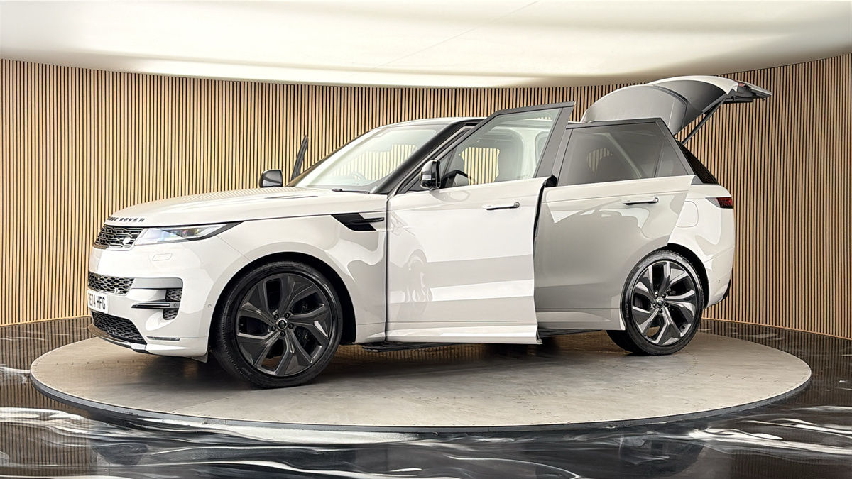 More views of Land Rover Range Rover Sport