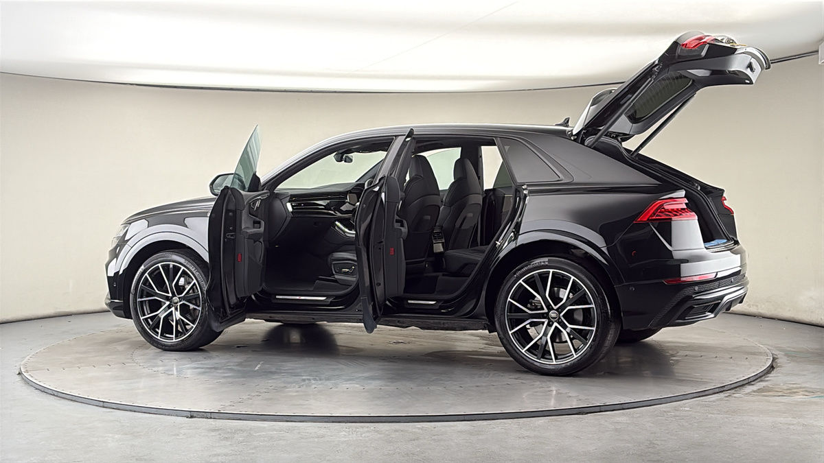 More views of Audi Q8