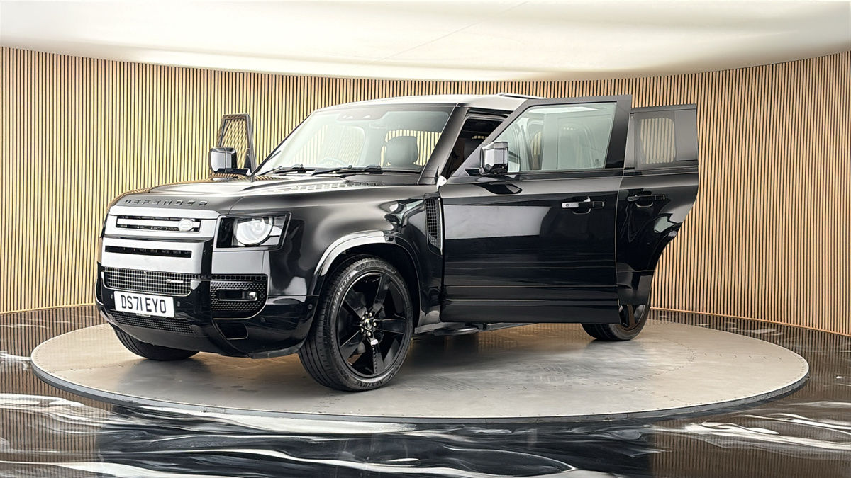 More views of Land Rover Defender 110
