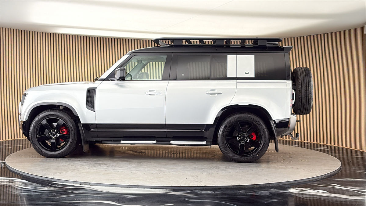 More views of Land Rover Defender 110