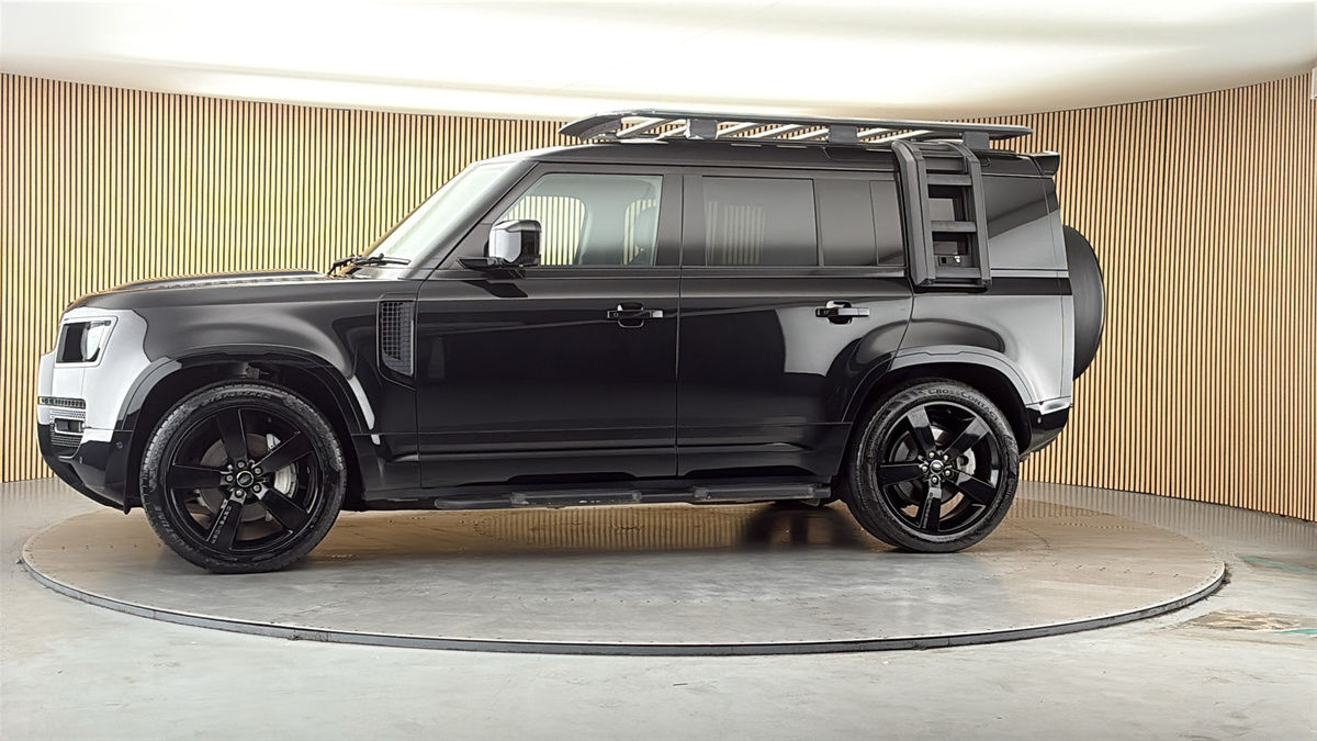 More views of Land Rover Defender 110