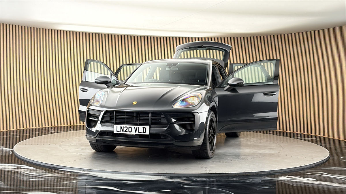 More views of Porsche Macan