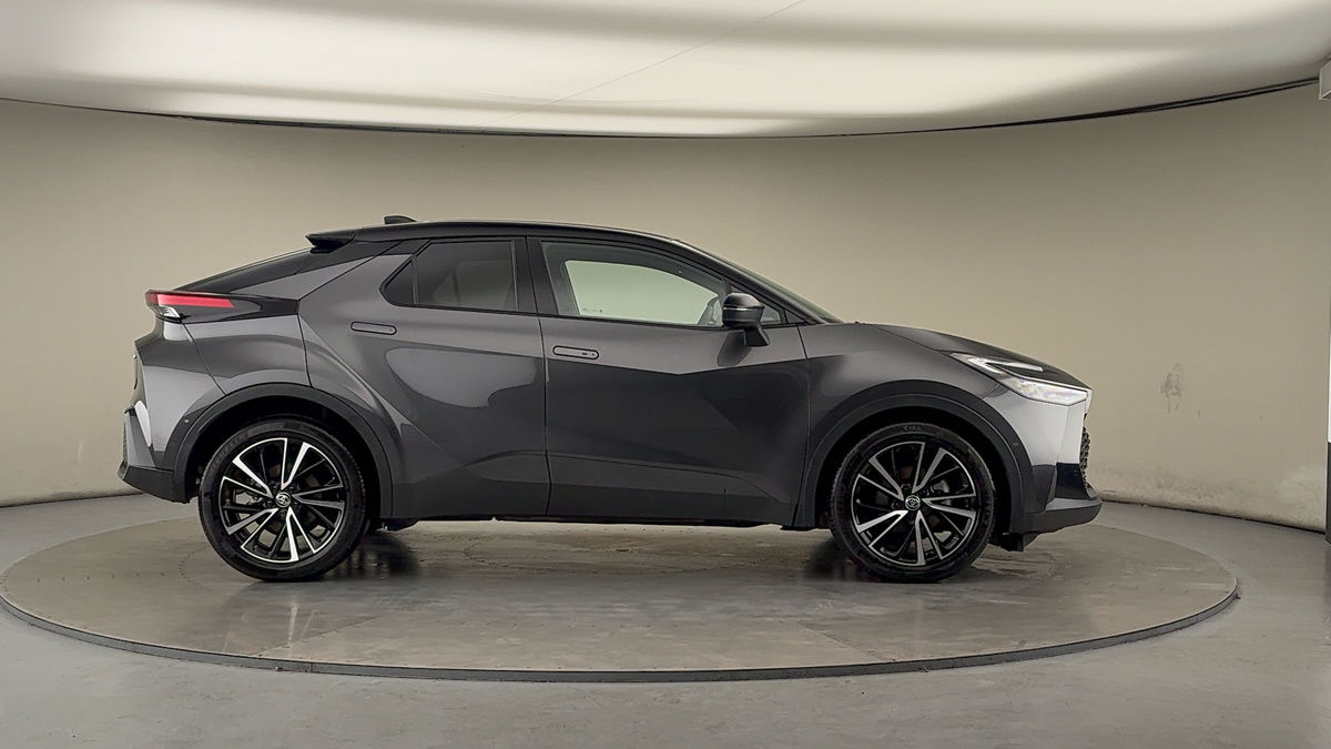 Toyota C-HR Image 16