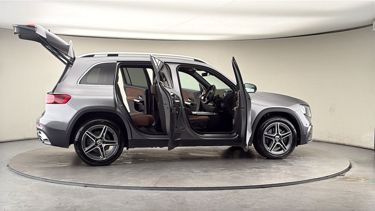 More views of Mercedes-Benz GLB