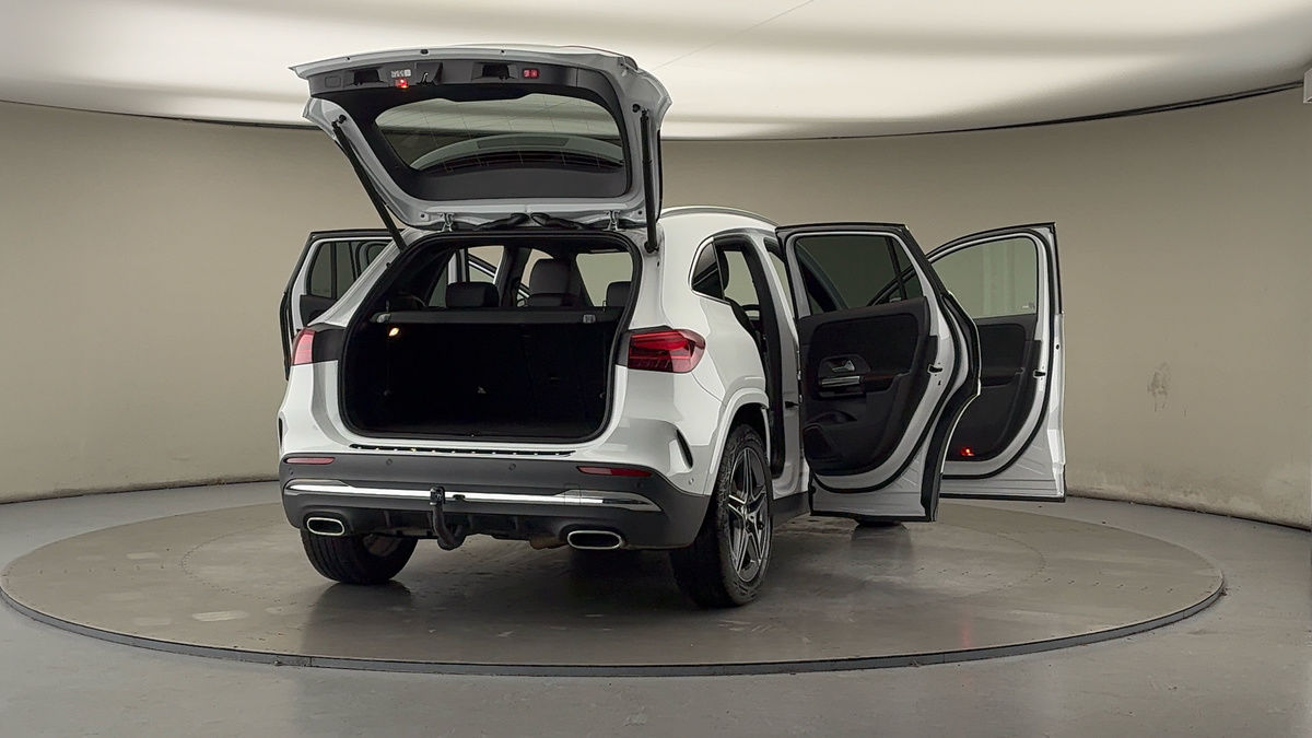 More views of Mercedes-Benz GLA