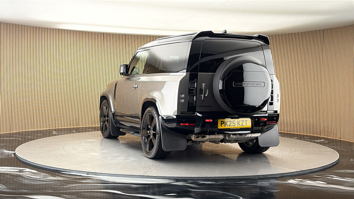 More views of Land Rover Defender 90