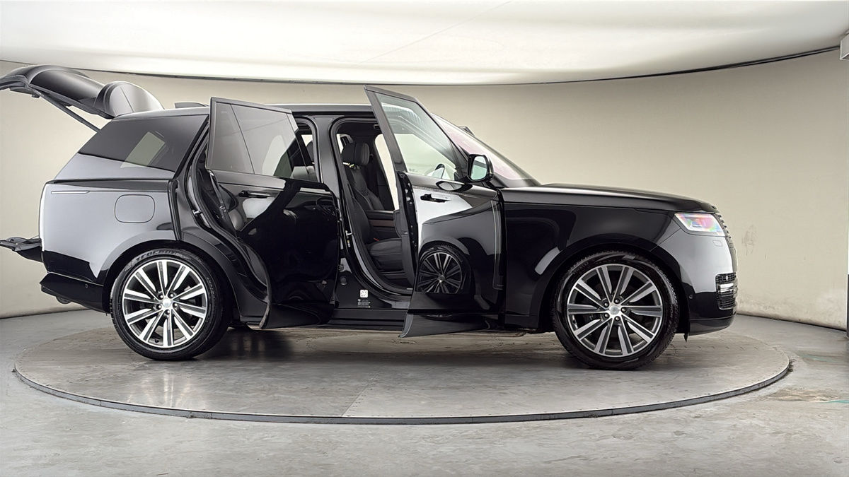 More views of Land Rover Range Rover