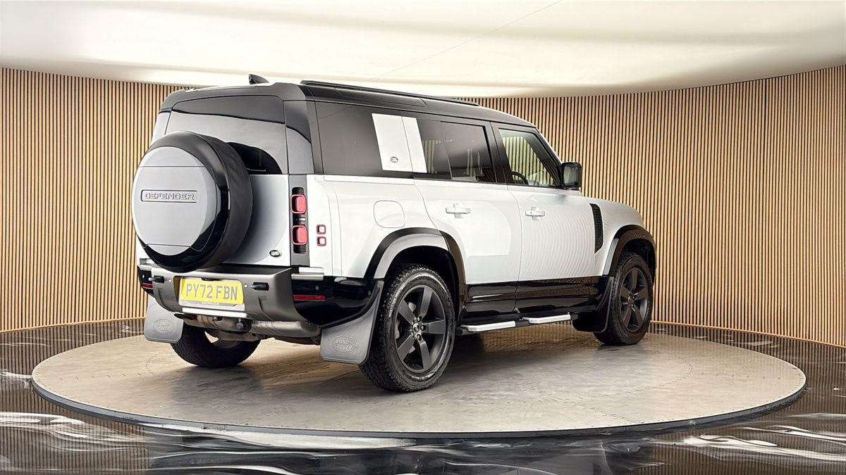 More views of Land Rover Defender 110