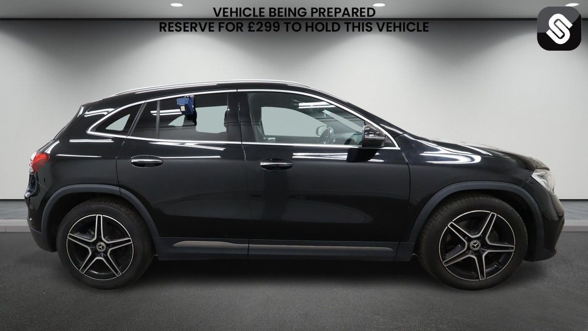 Mercedes-Benz GLA Image 5