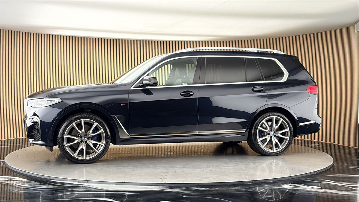 More views of BMW X7