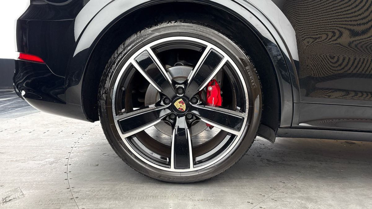 Porsche Cayenne Image 10