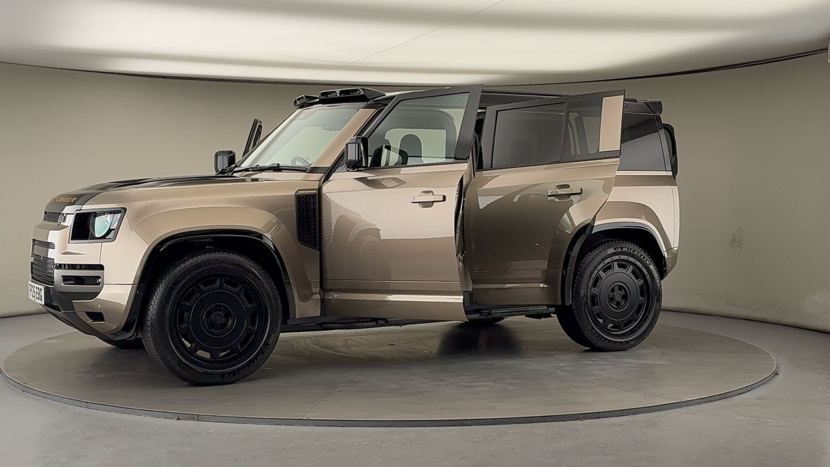 More views of Land Rover Defender 110