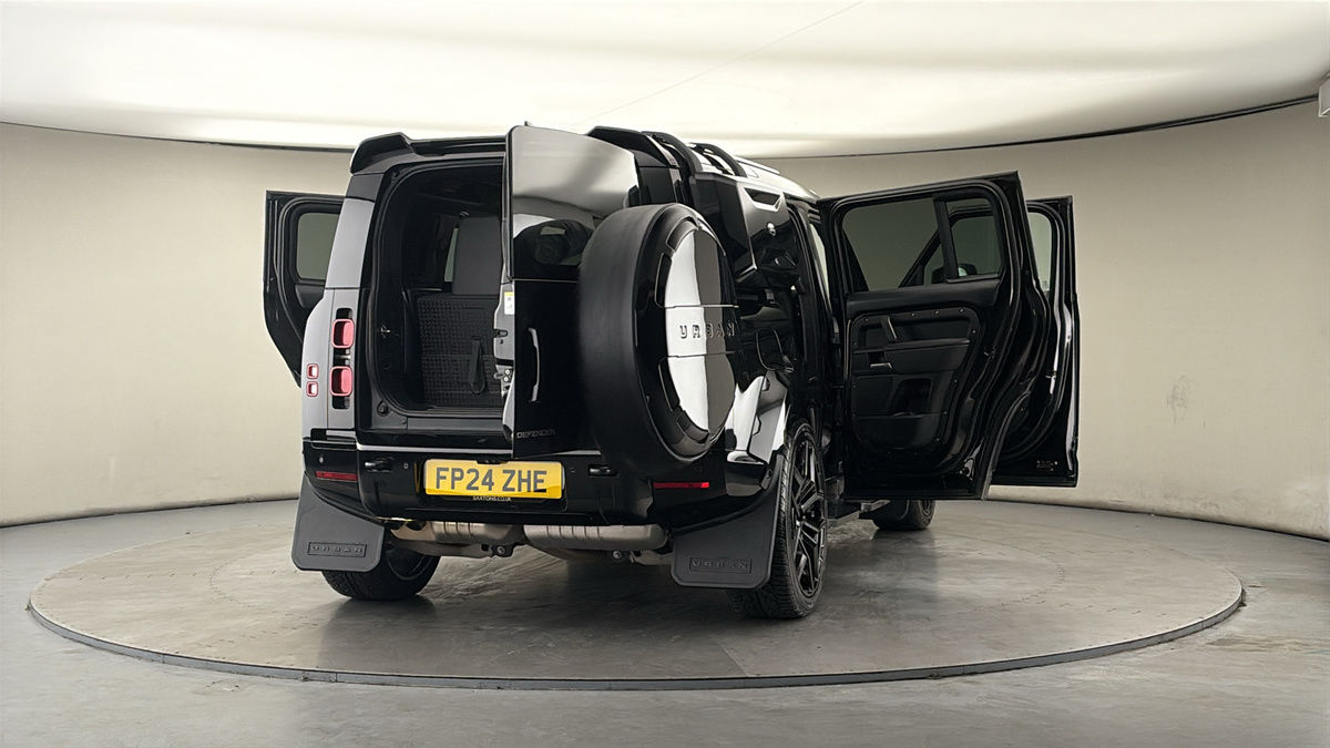 More views of Land Rover Defender 110