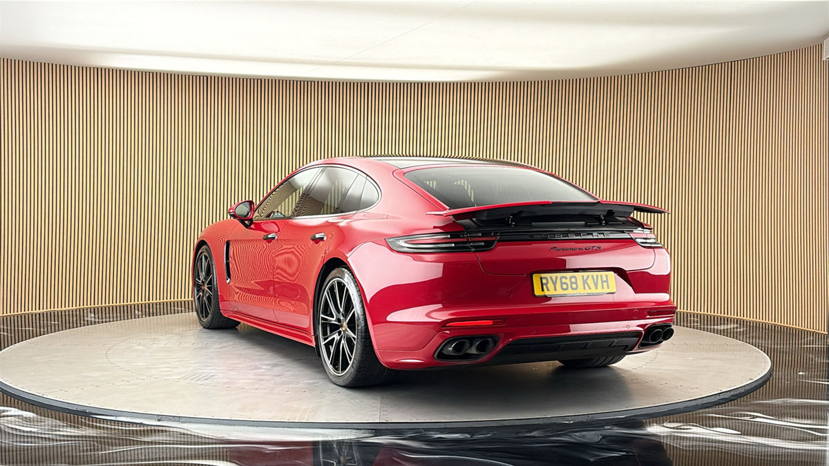 More views of Porsche Panamera