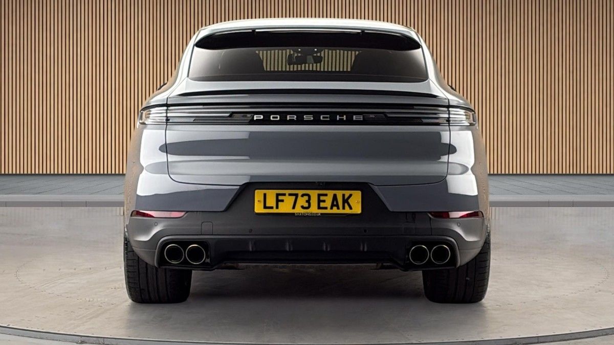 Porsche Cayenne Image 4