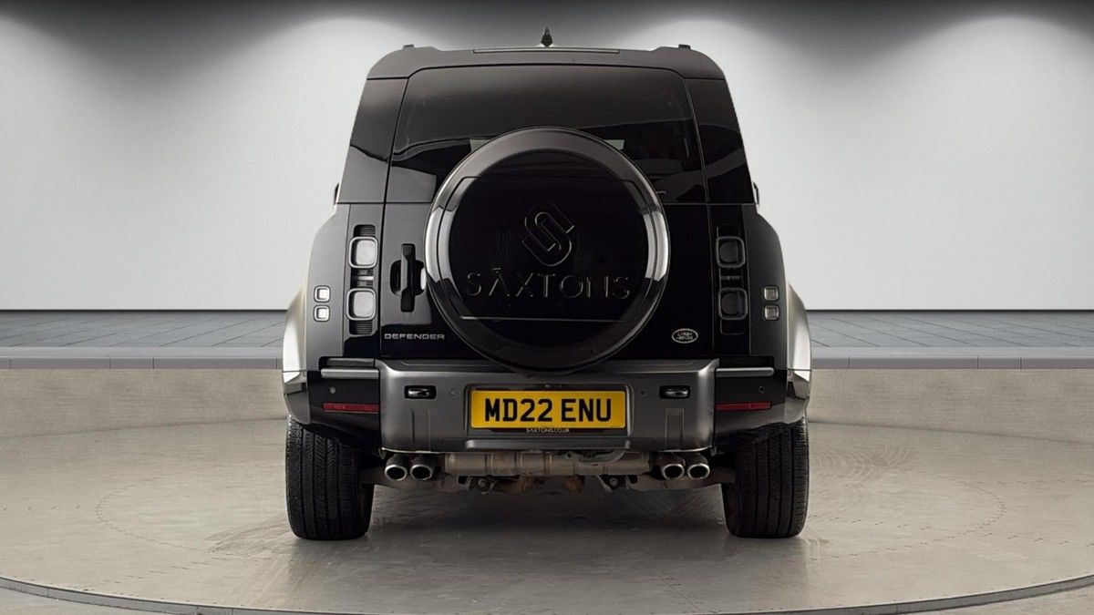 Land Rover Defender 110 Image 4