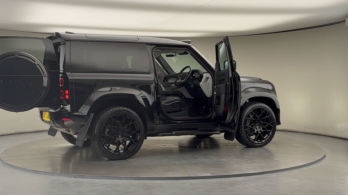 More views of Land Rover Defender 90