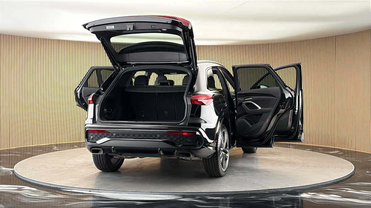 More views of Audi Q5