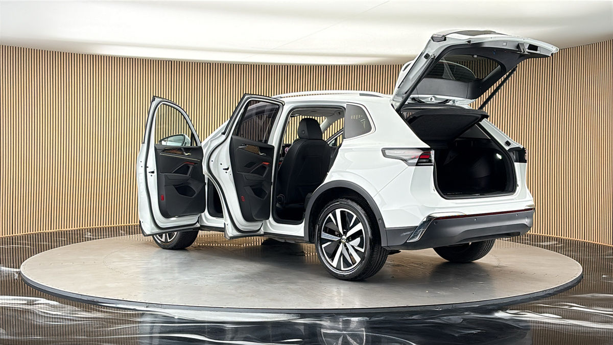 More views of Volkswagen Tiguan