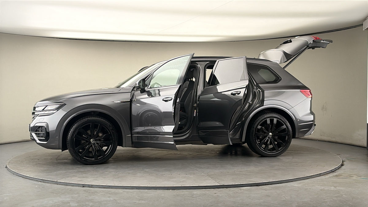 More views of Volkswagen Touareg