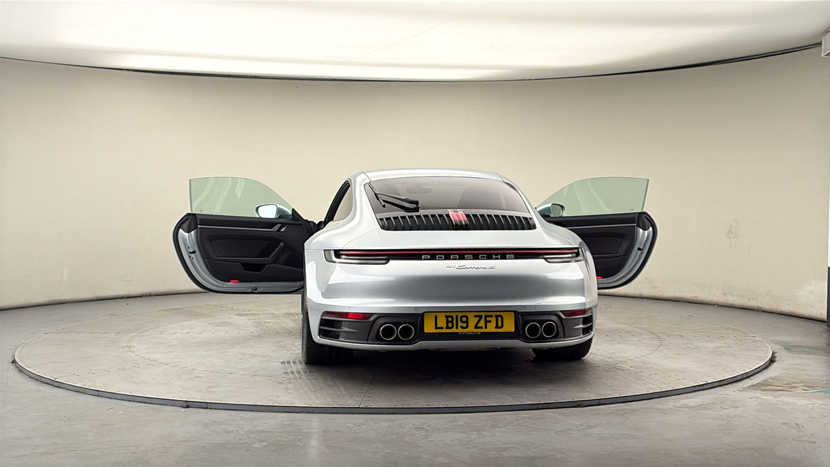 More views of Porsche 911