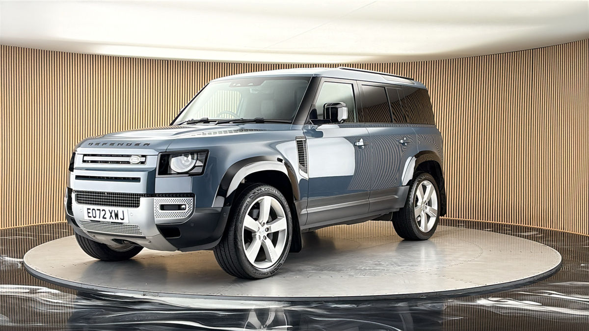 More views of Land Rover Defender 110