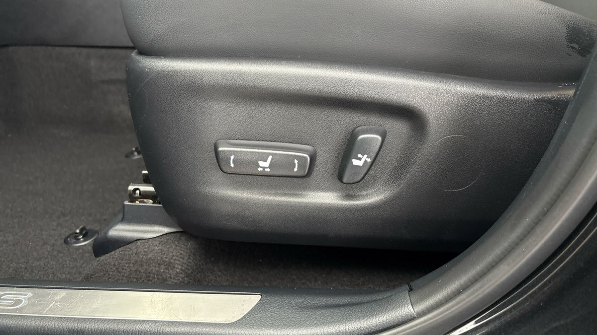 Lexus NX Image 6