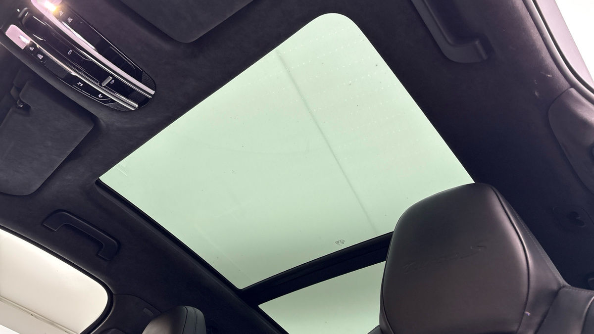 Porsche Cayenne Image 6