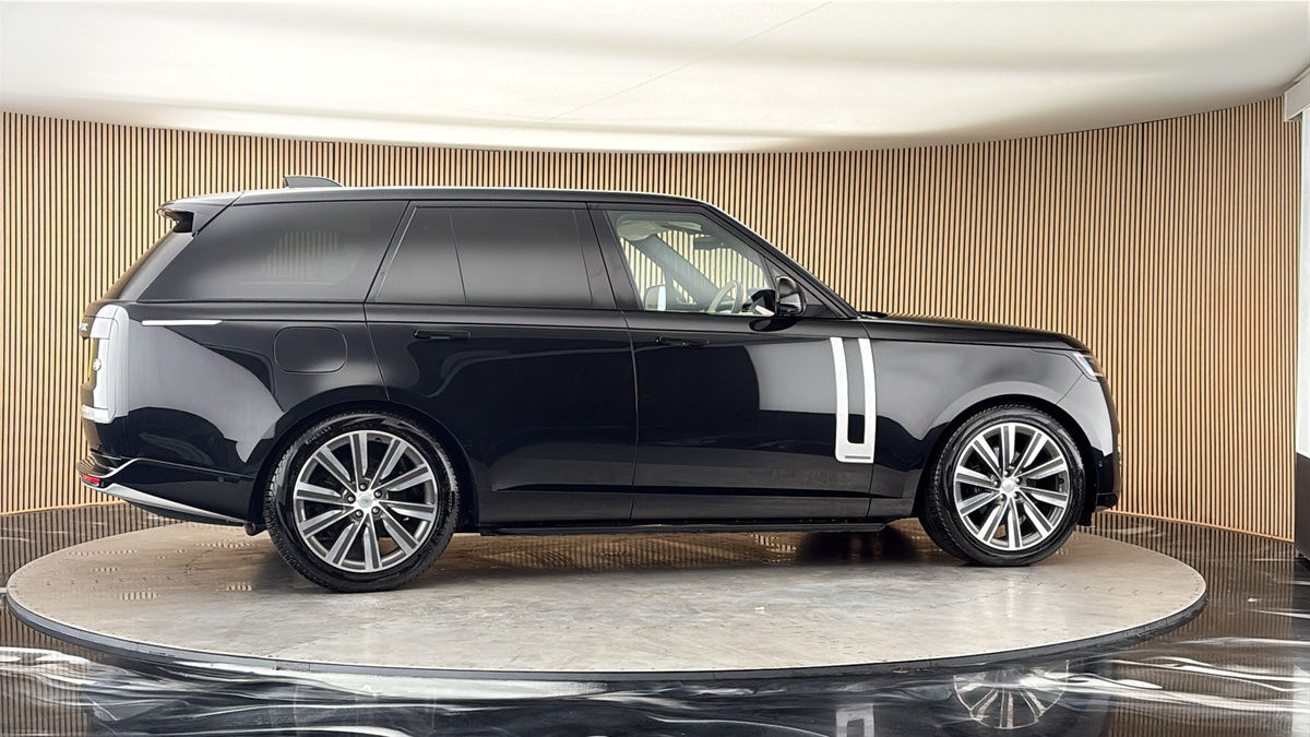 More views of Land Rover Range Rover