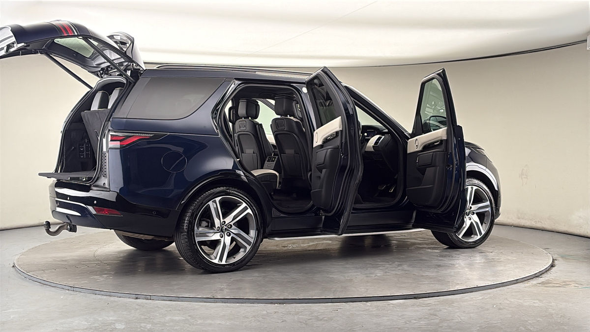 More views of Land Rover Discovery