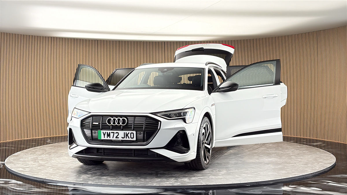 More views of Audi e-tron