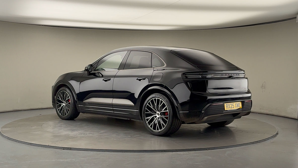 More views of Porsche Macan