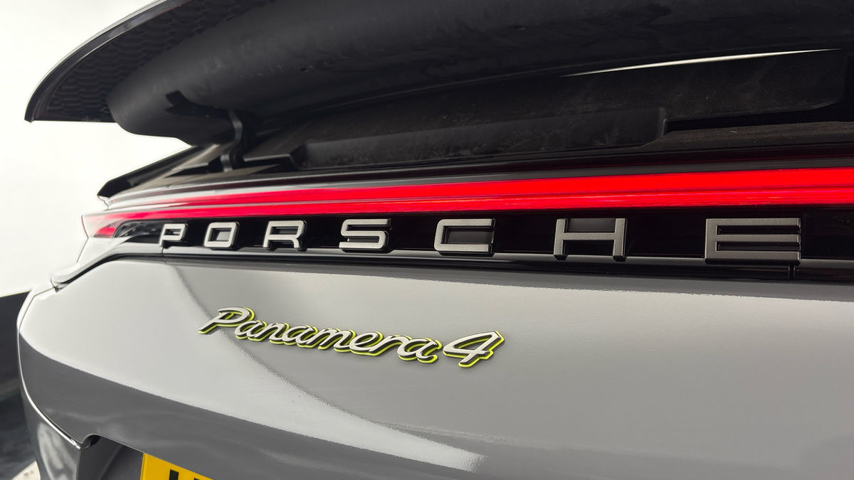 Porsche Panamera Image 42
