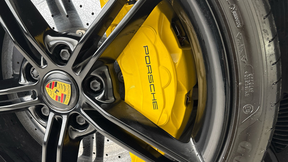Porsche Taycan Image 31