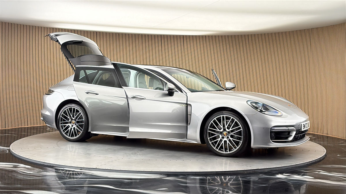 More views of Porsche Panamera