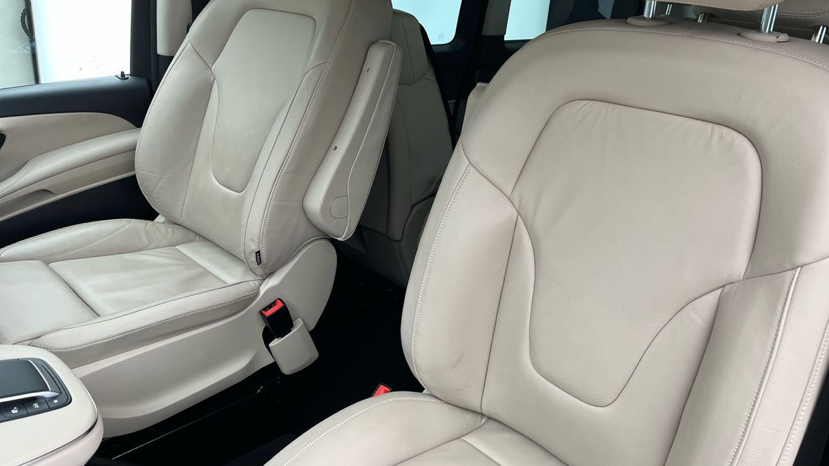Mercedes-Benz V Class Image 7
