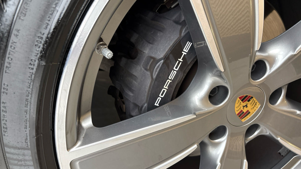 Porsche Cayenne Image 30