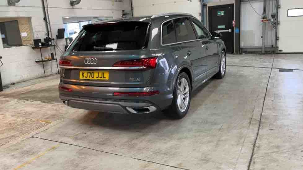 More views of Audi Q7