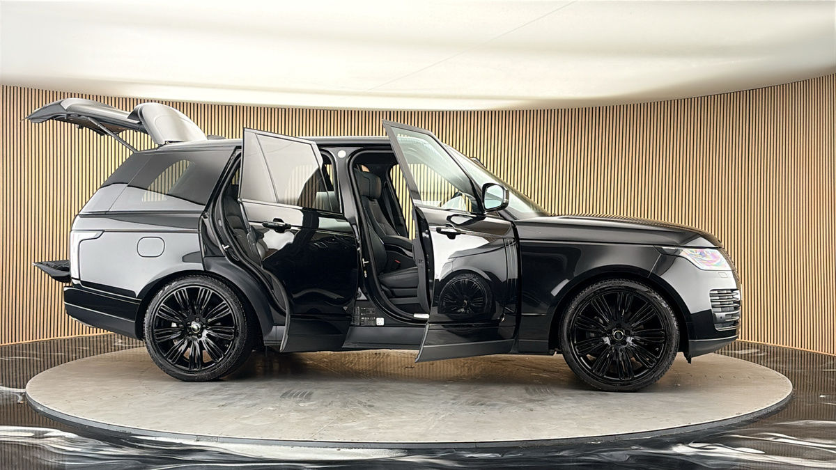 More views of Land Rover Range Rover