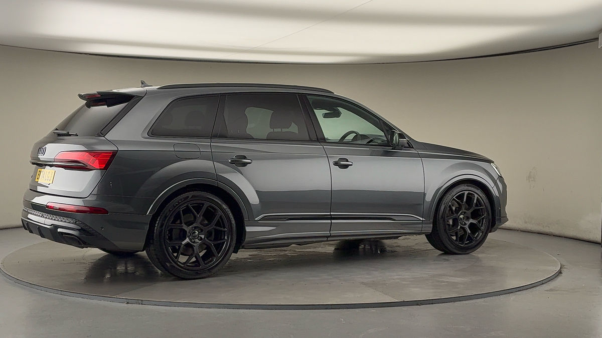 More views of Audi Q7