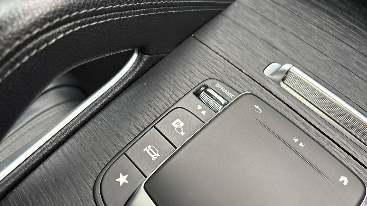 Mercedes-Benz GLE Image 33
