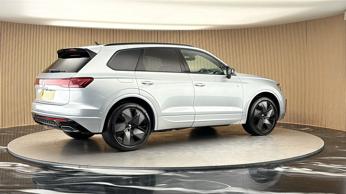 More views of Volkswagen Touareg